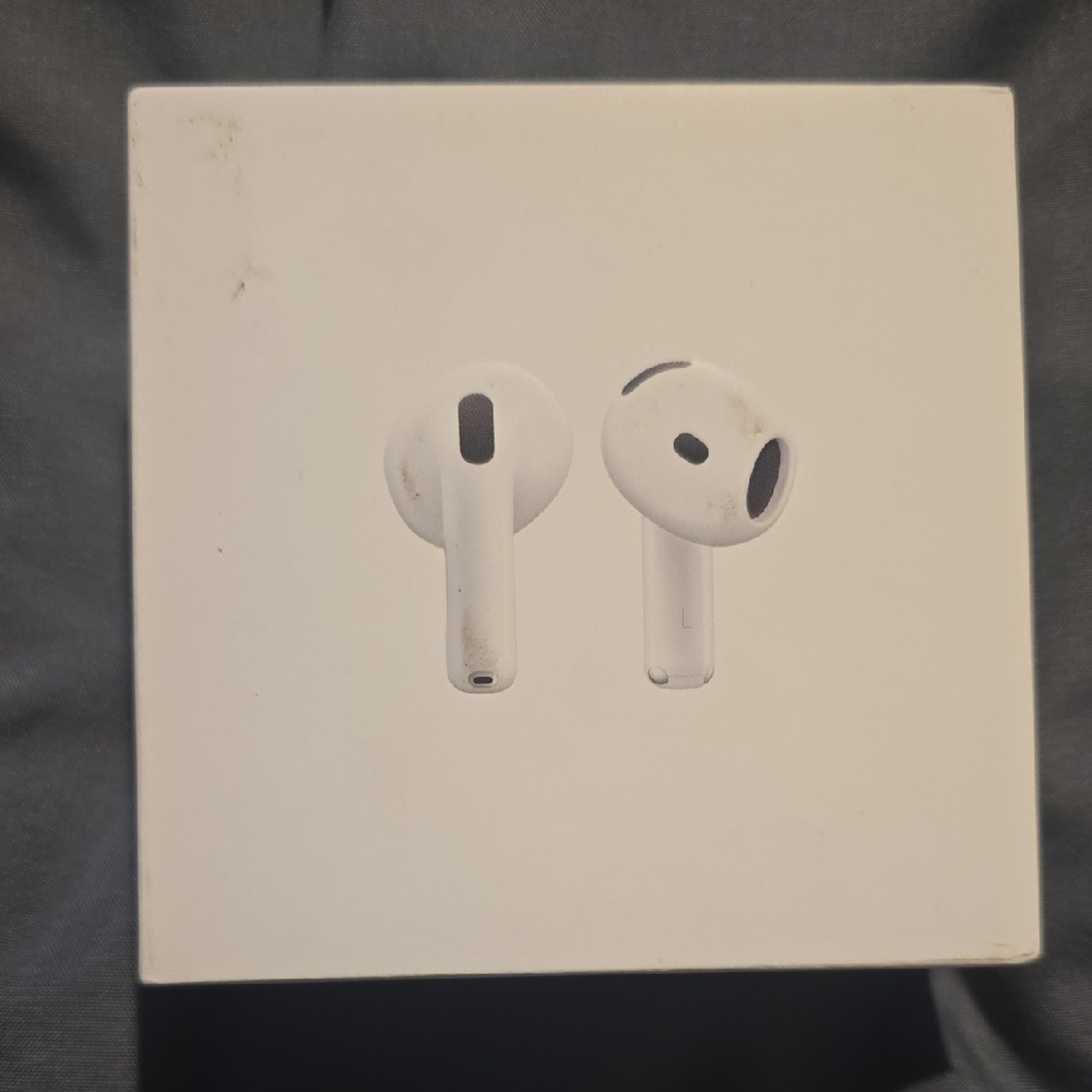 Apple AirPods in Classic White